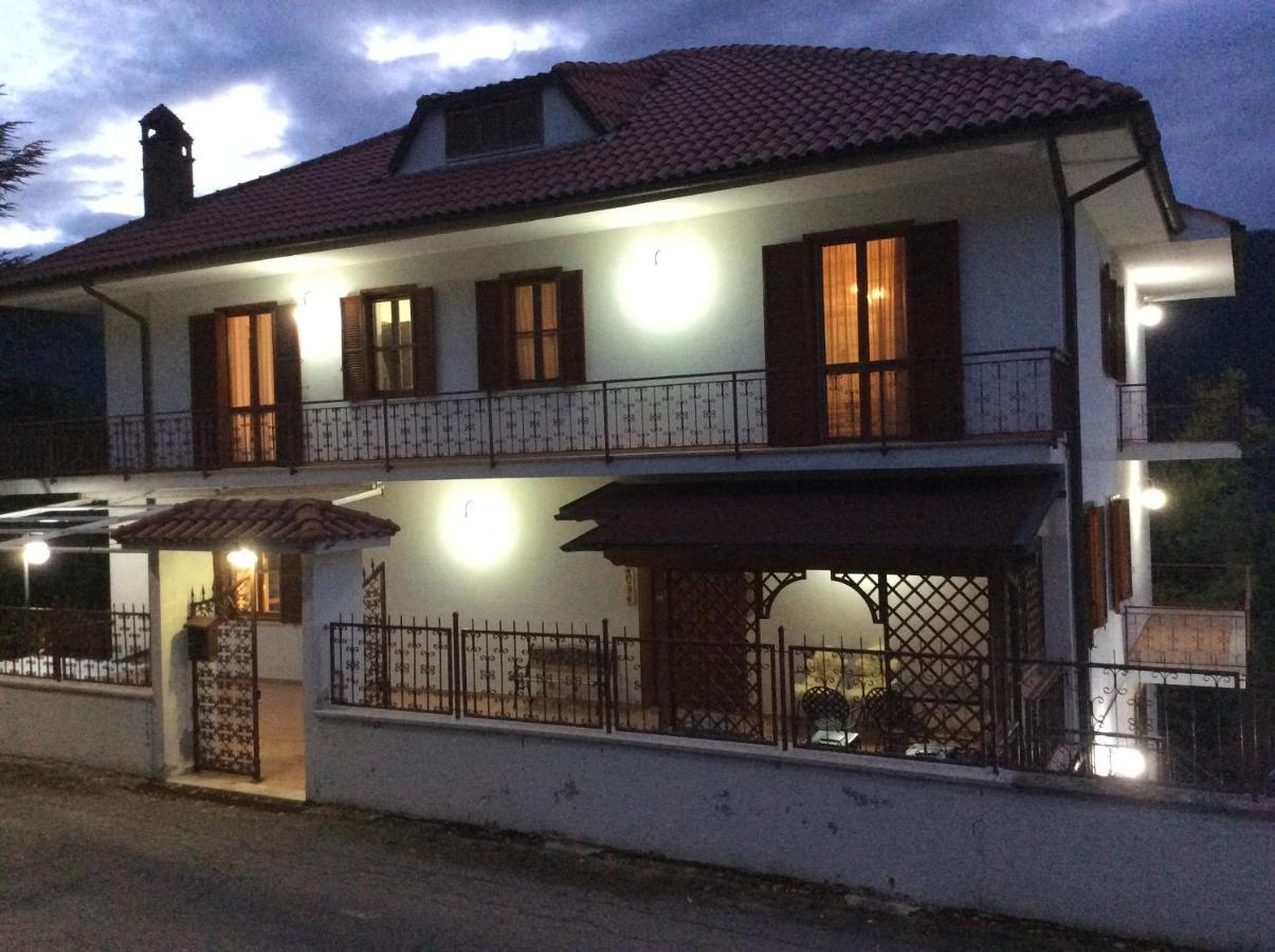B&B Rox E Claudia Lugnola Экстерьер фото